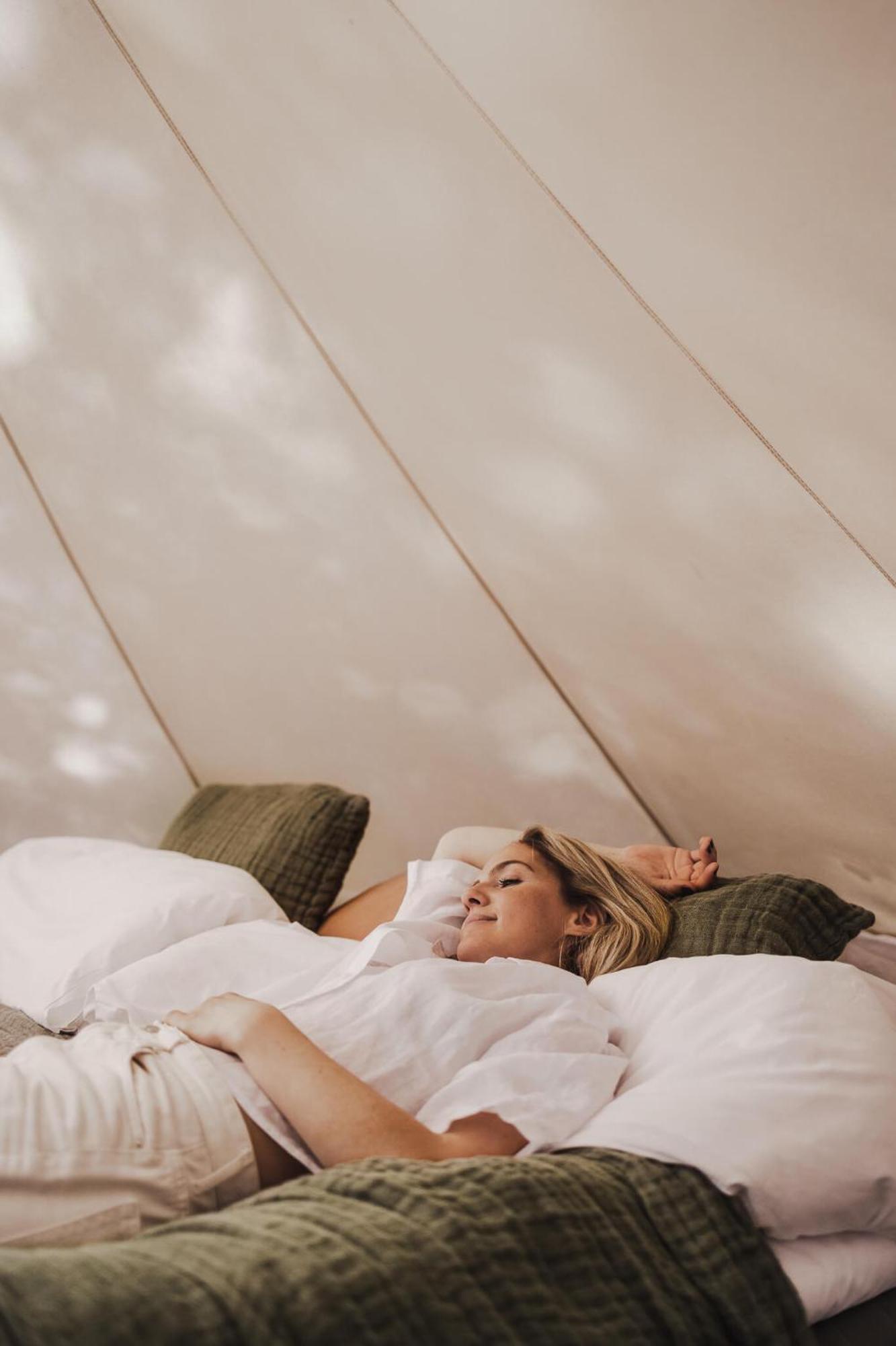 Falkeroed - Lyxig Glamping I Naturreservat Ink Frukost เกรบเบอสตัด ภายนอก รูปภาพ
